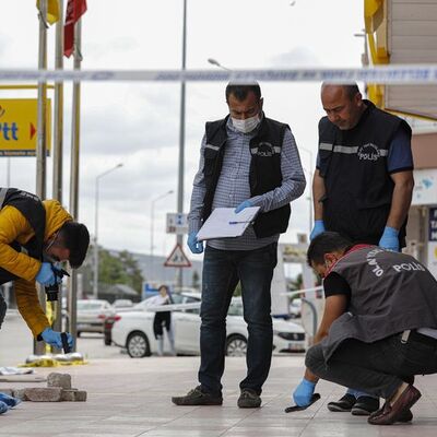 Bu kaçıncı kadın! Sokak ortasında!