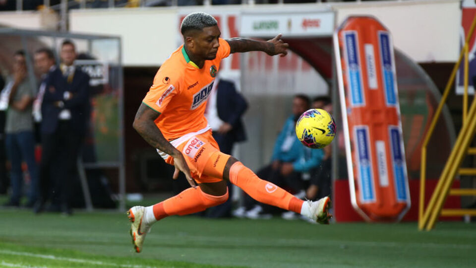 Başakşehir'e imza atıyor!