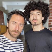 Fırat Çelik ve yeğeninden bayram dansı