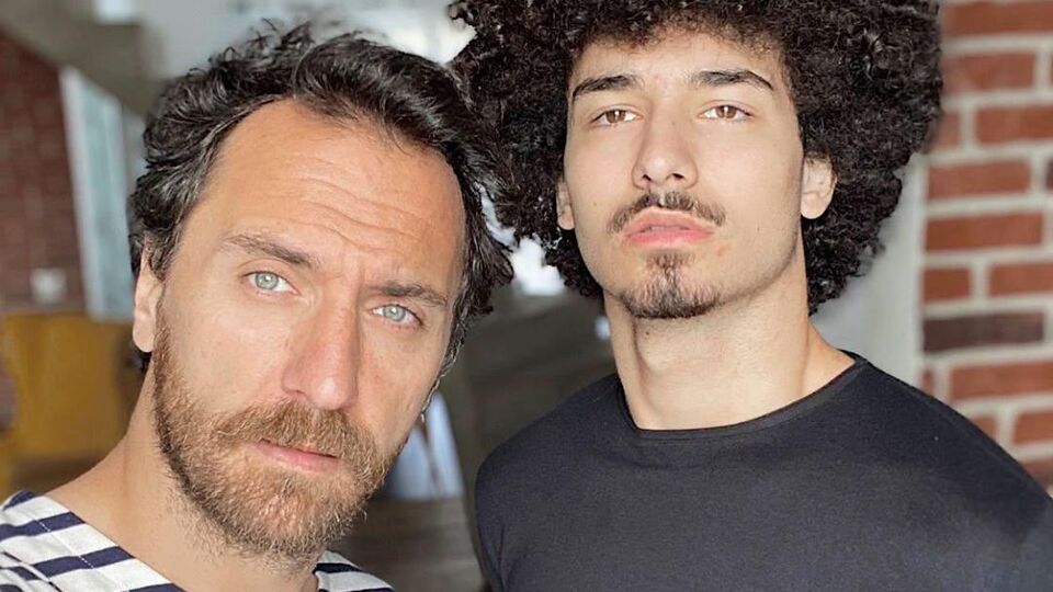 Fırat Çelik ve yeğeninden bayram dansı