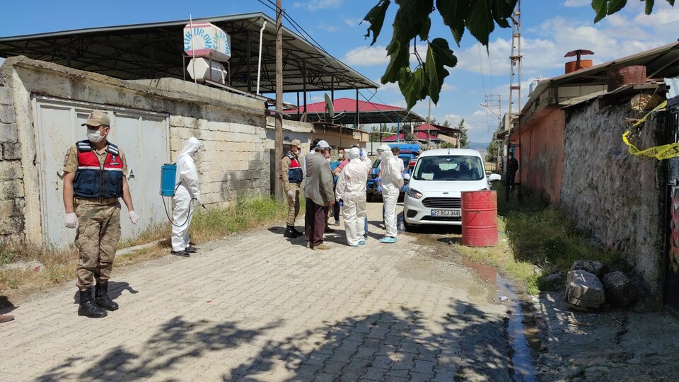 Ziyaret ettikleri hasta korona çıktı!