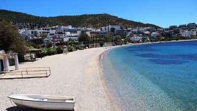 Antalya ve Muğla sahilleri en sakin bayramı yaşıyor