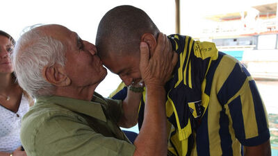 Alex'den Lefter'li bayram mesajı