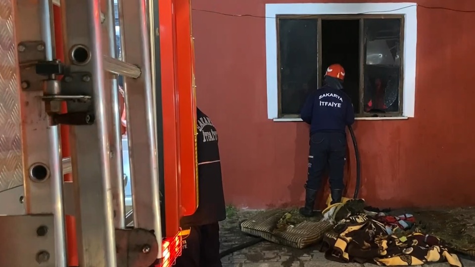 Sakarya'da korkutan yangın