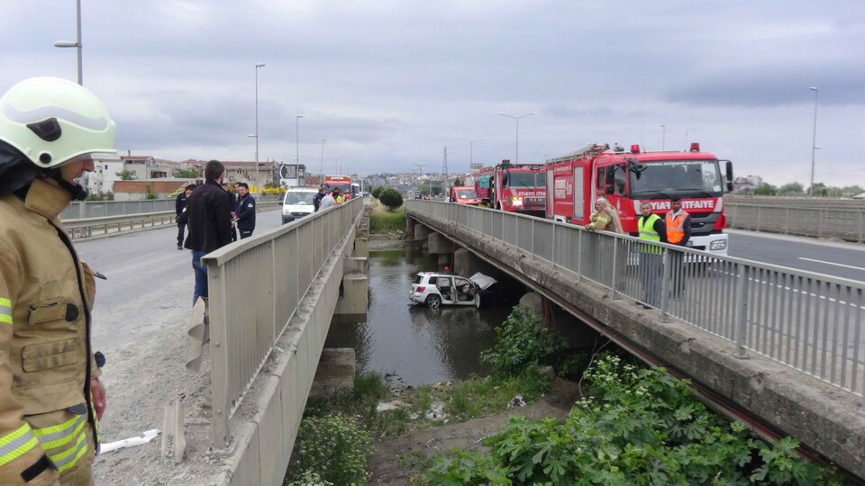 Otomobil dereye düştü: 1 ölü!