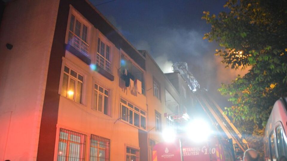 Küçükçekmece'de korkutan yangın
