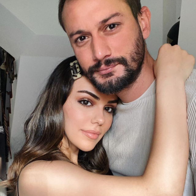 Aşk pozu