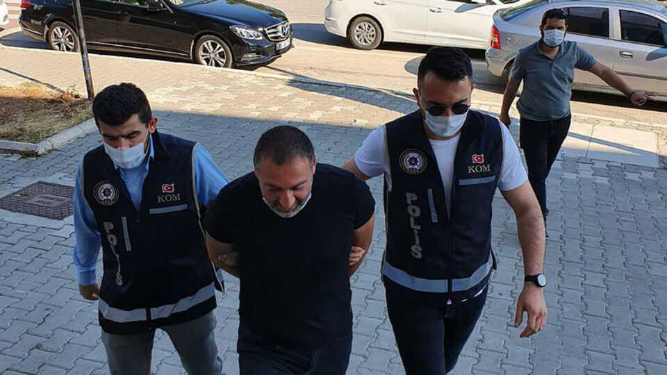 Avukat 2 kişiyi ayağından vurdu!