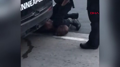 ABD'de polis şüpheliyi boğarak öldürdü!