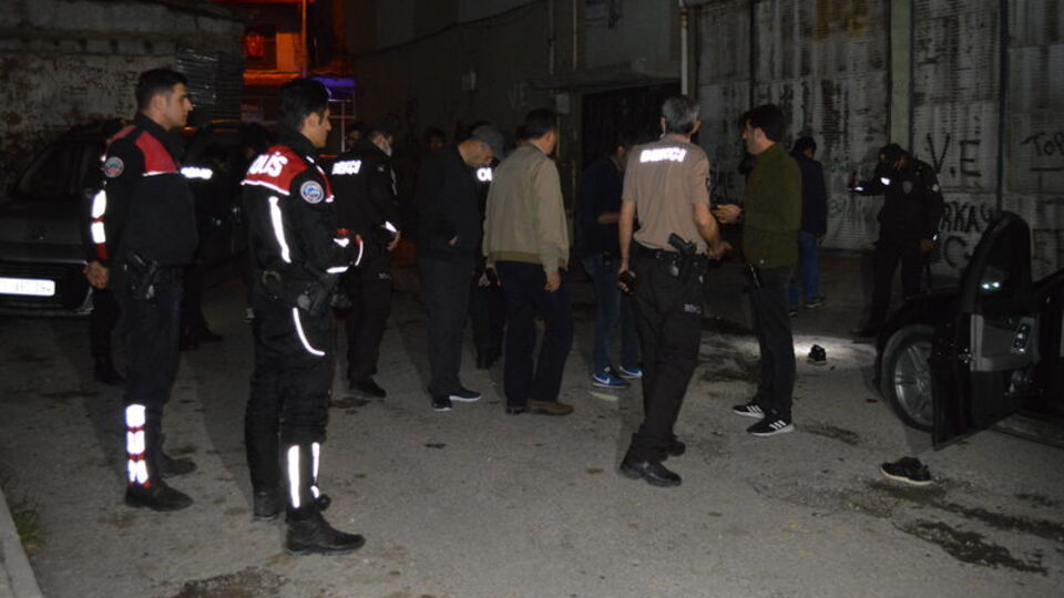 Pompalı, tabancalı saldırı: 1 ölü, 2 yaralı