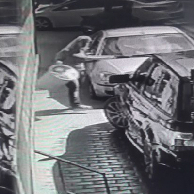 Sen misin araba yıkayan! Kadının öfkesi