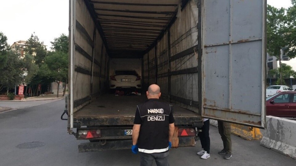 Zehir tacirlerinden şaşkına çeviren yöntem!