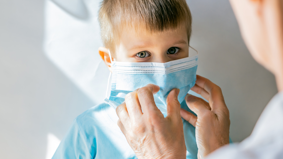 Çocuk doktorlarından maske uyarısı!