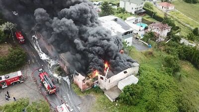 Avcılar'da korkutan fabrika yangını