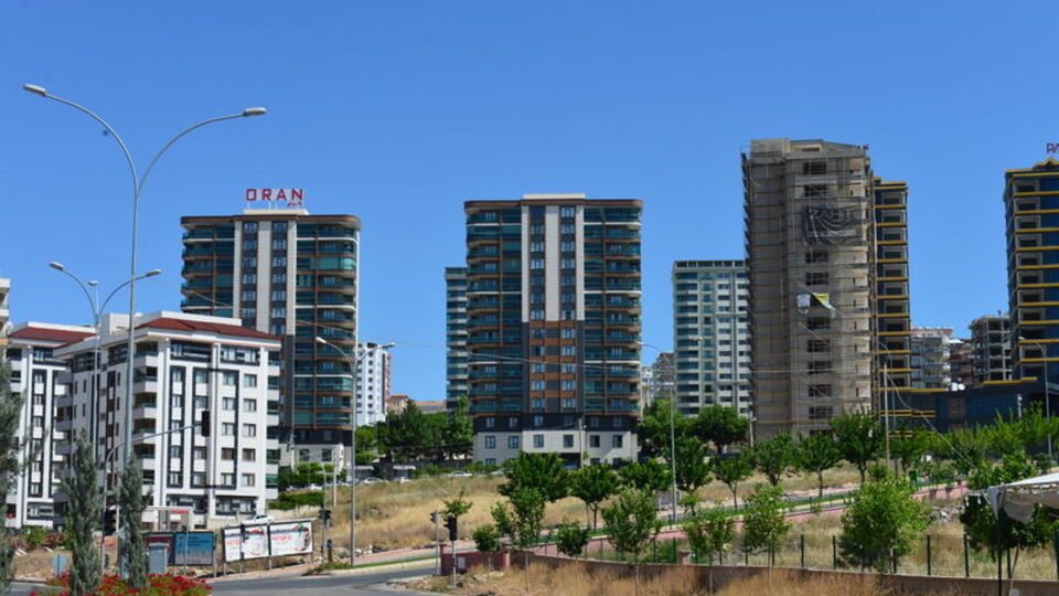 Şanlıurfa'da 13 bina karantinaya alındı