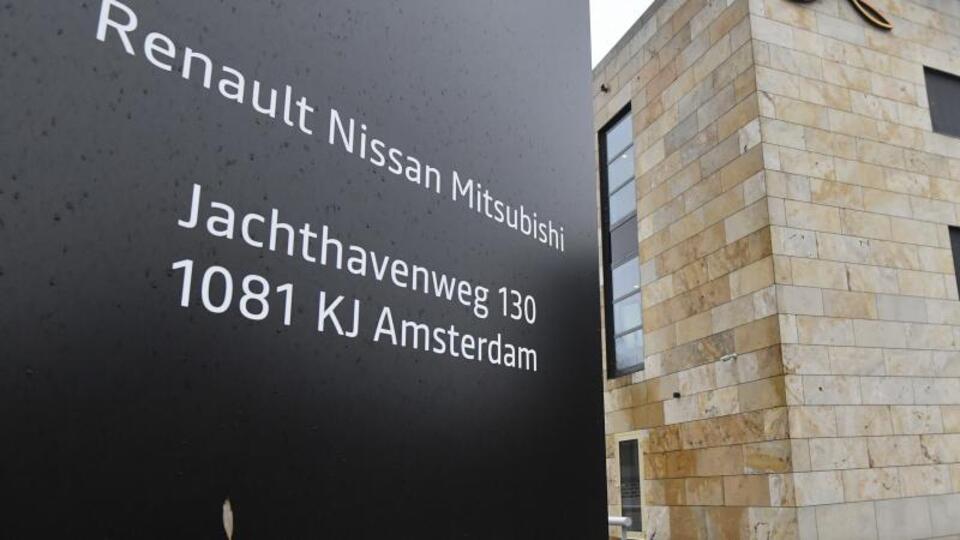 'Çakal Carlos'un planını çöpe attılar!