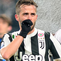 Pjanic'ten Şafak Sezer'e sürpriz mesaj