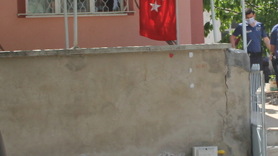 Yaşlı kadını darbedip parasını çaldılar!