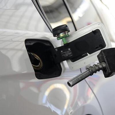 Akaryakıt ve gazda yüzde 1 kambiyo artışı tartışması