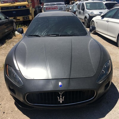 Interpol'ün aradığı lüks araç, o kentte bulundu!