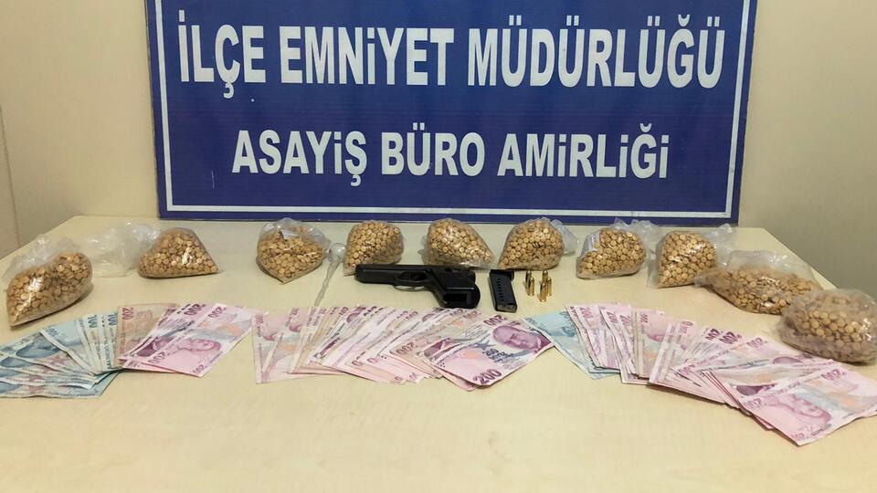 Hatay'da 10 bin uyuşturucu hap ele geçirildi