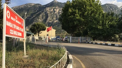 Manisa'da cezaevinde yangın!