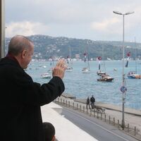 Cumhurbaşkanı Erdoğan'dan saygı geçişine selam