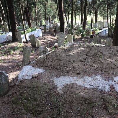 Mezarlıkta neler oluyor?