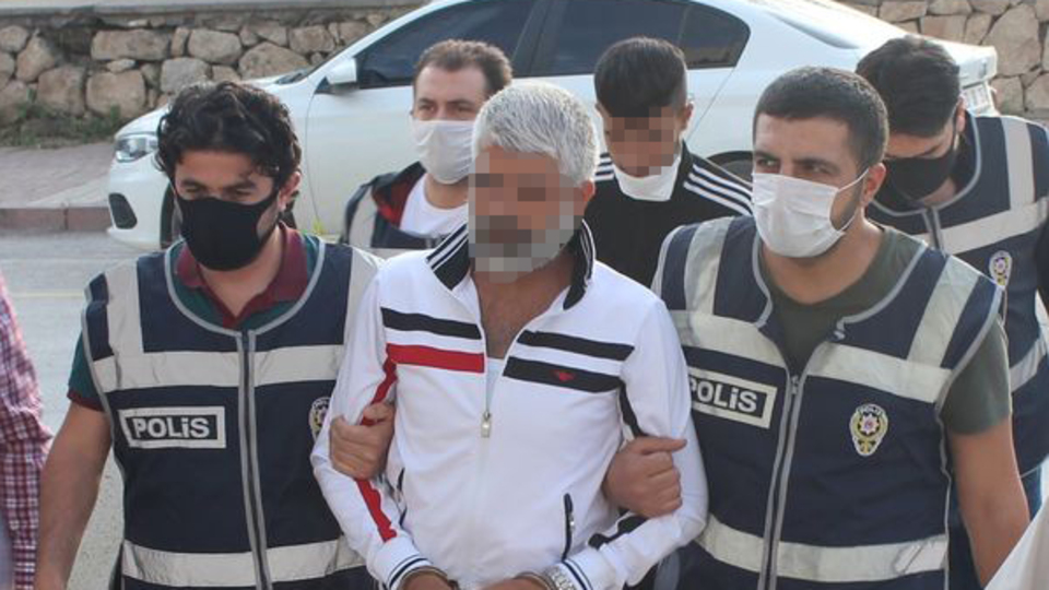 Kanlı pusudan kulüp başkanı ve oğlu çıktı