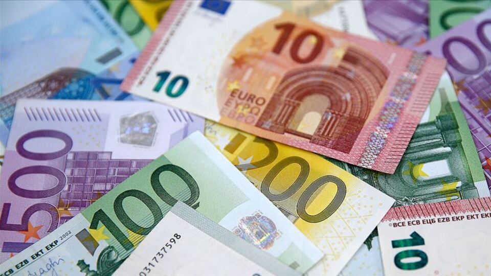 Euro Bölgesi'nde yıllık enflasyon 0,1'e geriledi