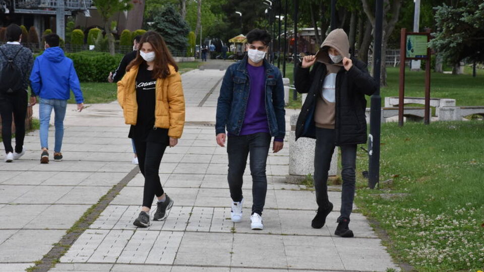 18 yaş altı sokağa çıkma izni ne zaman?