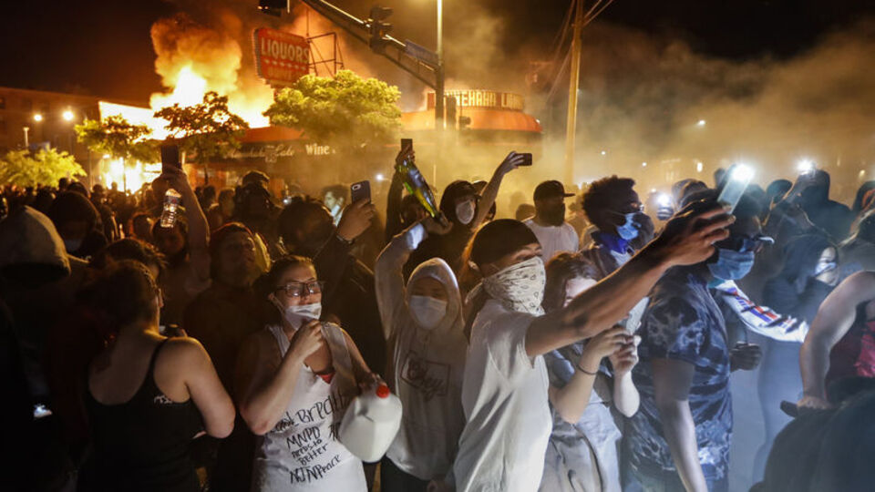 Minneapolis'te sokağa çıkma yasağı getirildi