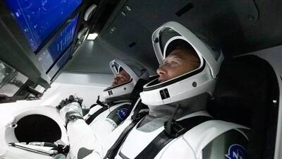 NASA SpaceX ilk insanlı uçuş canlı yayın nasıl izlenir?