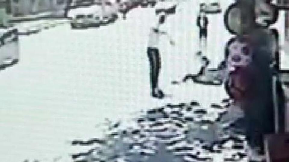 Şiddet mağduru kadın, şikâyete giderken vuruldu!