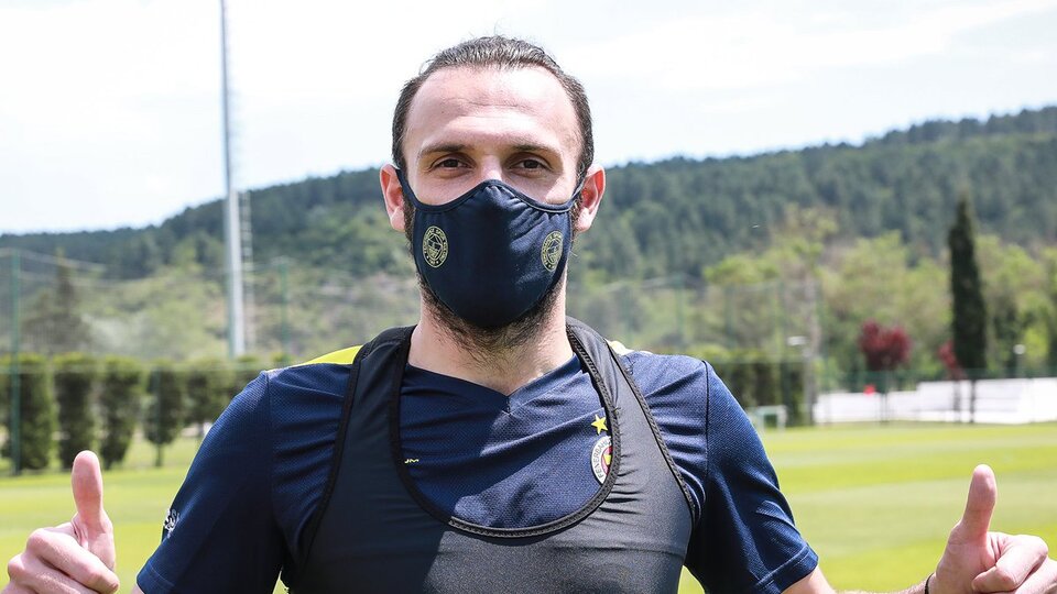 Fenerbahçe, koruyucu maske satışına başladı