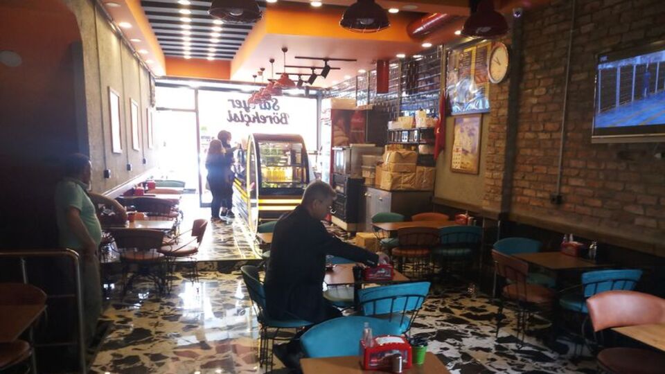 Restoranlar açıldı! İşte sandalye ve masa mesafesi!