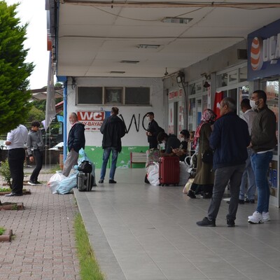 Kısıtlama kalktı! Akın akın İstanbul'a geliyorlar!