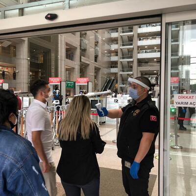 İstanbul Adalet Sarayı'nda dikkat çeken önlemler!