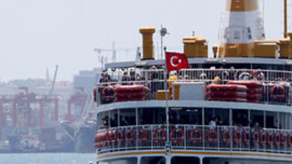 Adalar yolu açıldı!