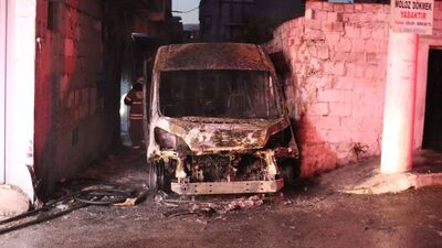 Minibüse molotof ile kundaklama