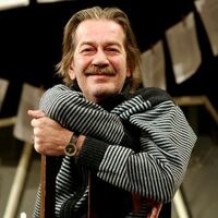 O ülkenin vatandaşlık teklifini kabul etmedi