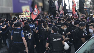 Kadıköy'de izinsiz gösteriye polis müdahalesi