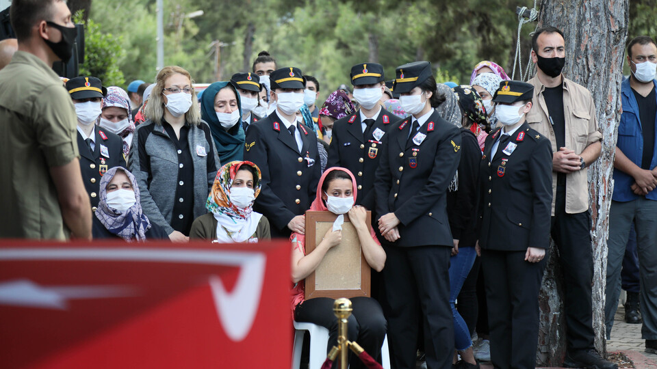 Siirt şehidine gözyaşlarıyla veda