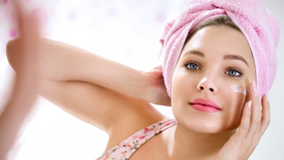 Yaşlanmaya karşı etkili kremler