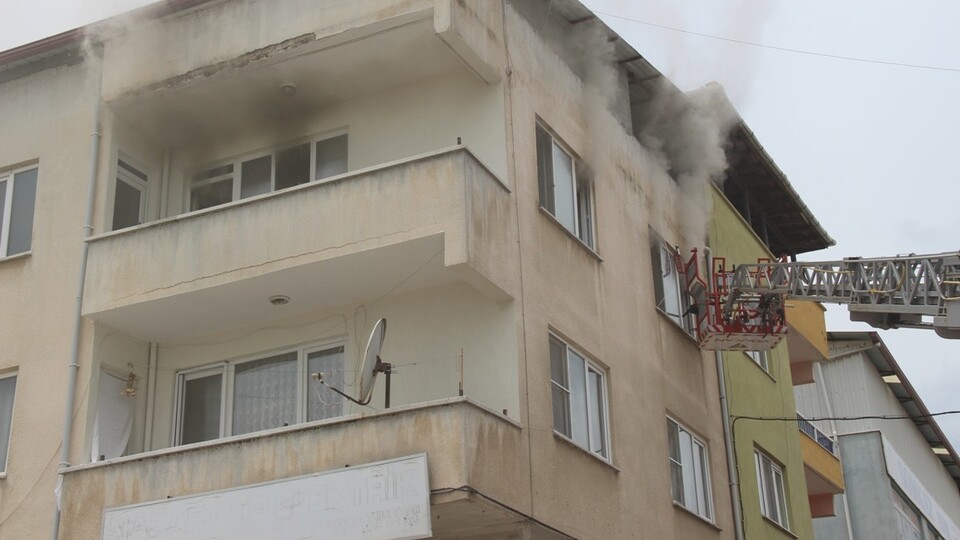 Manisa'da feci yangın: 1 ölü!