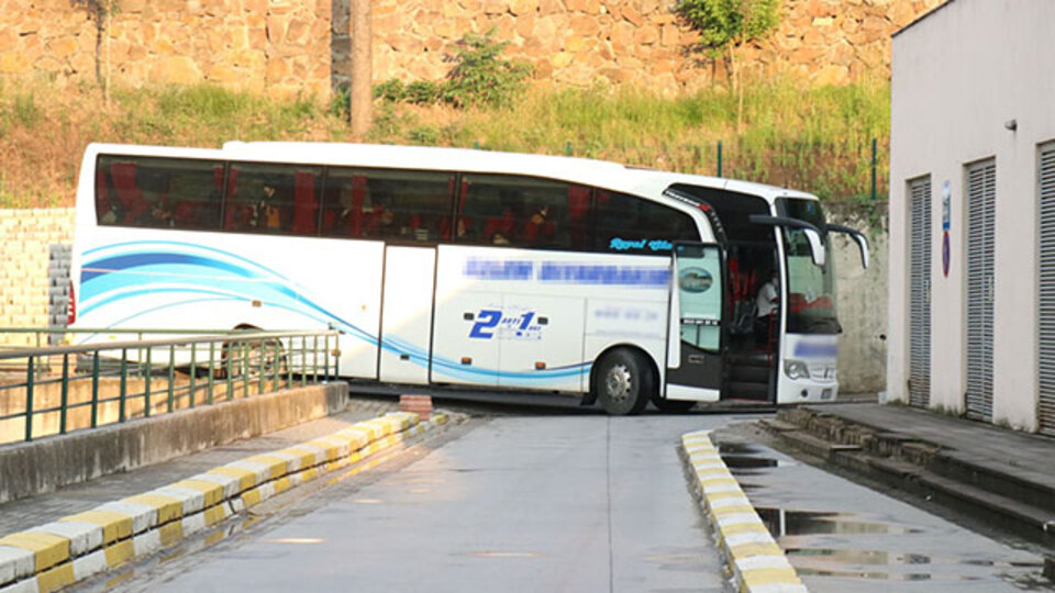 Testi pozitif çıktı, hastaneye götürüldü!