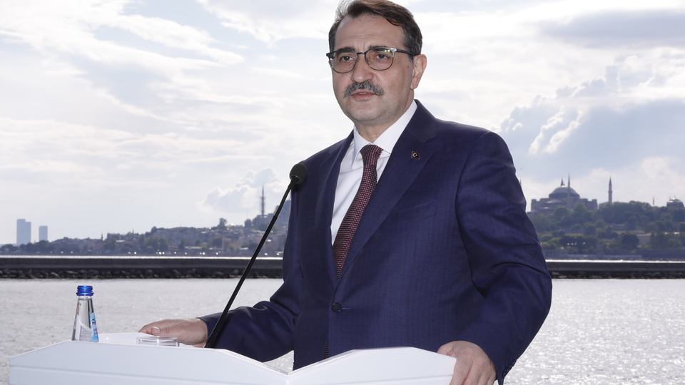 Bakan Dönmez'den yenilenebilir enerji açıklaması