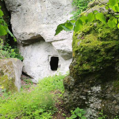Türk yazıtları ve mezarlara defineci darbesi!