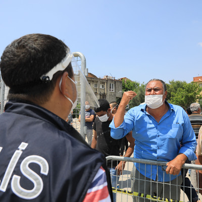 Karantinadaki mahalleden bir garip tepki!