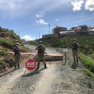 Korkutan vakalar! Bir mezraya karantina!